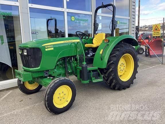 John Deere 5055E Traktorer