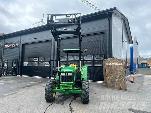 John Deere 5055E Traktorer