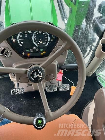John Deere 6130R Traktorer