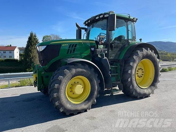 John Deere 6215 R Traktorer