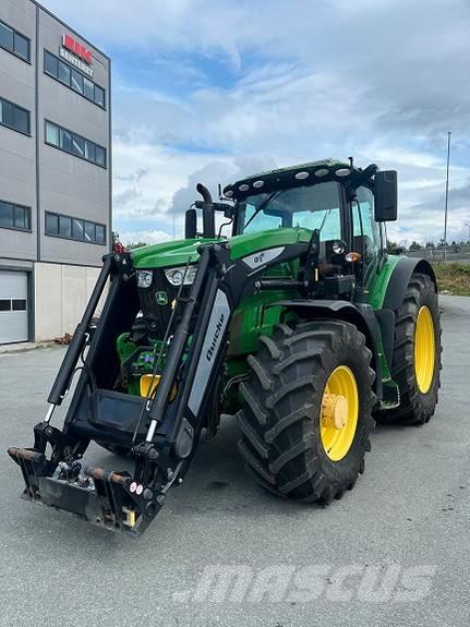 John Deere 6215 R Traktorer