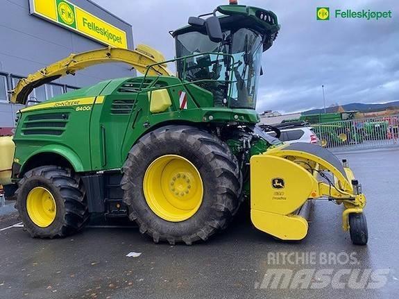 John Deere 8400 Svanser