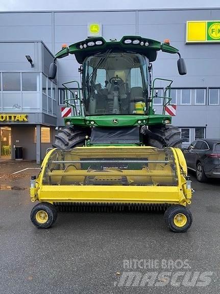 John Deere 8400 Svanser