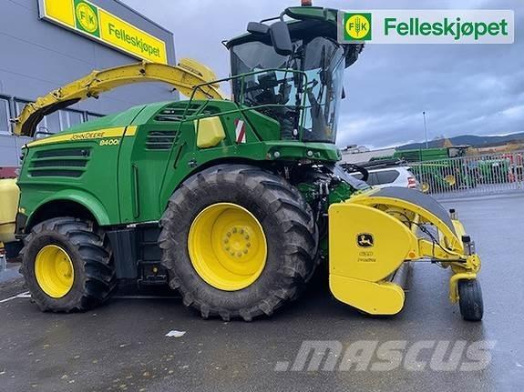John Deere 8400 Svanser