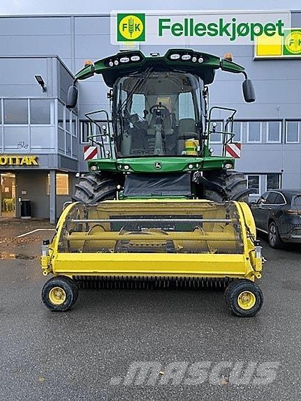 John Deere 8400 Svanser