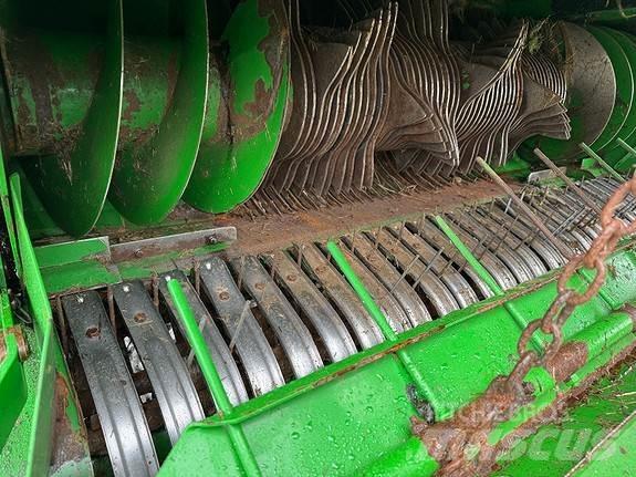 John Deere C440R Rundballepresser