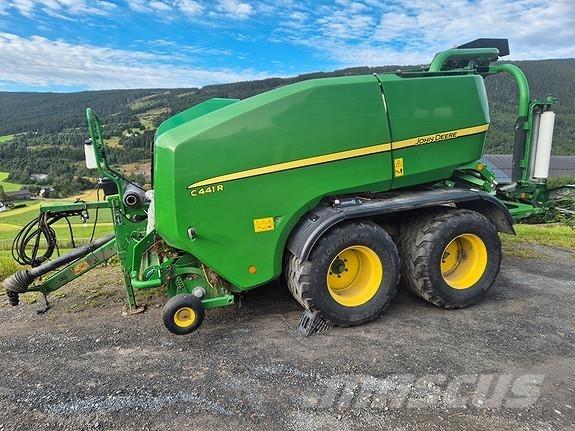 John Deere C441R Rundballepresser