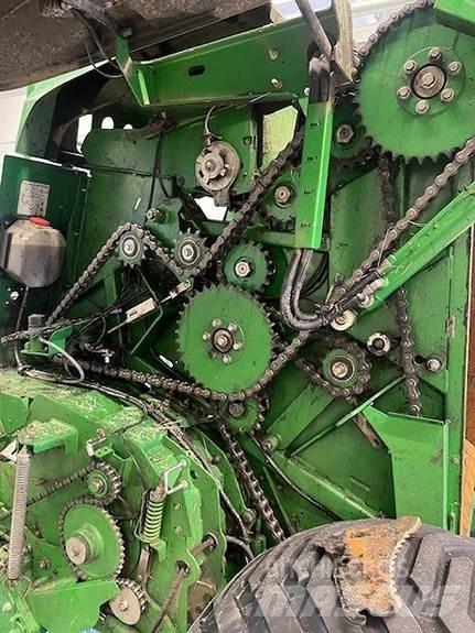 John Deere F441 Rundballepresser