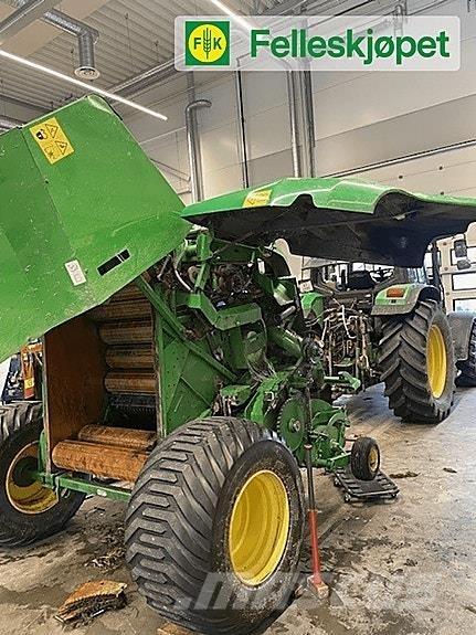 John Deere F441 Rundballepresser