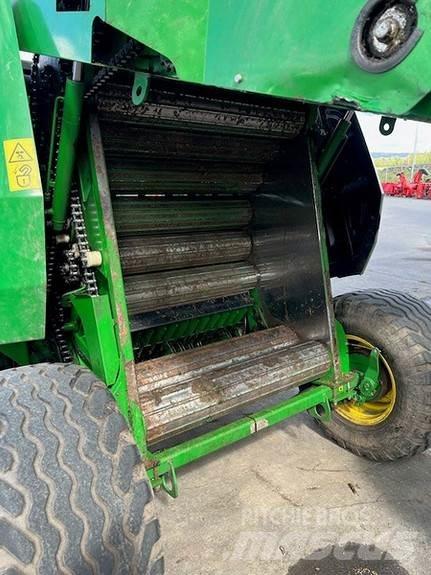 John Deere F441 Rundballepresser