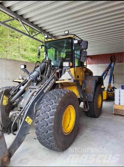 Komatsu WA200 PT Hjullastere