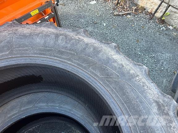 Mitas  Dekk, hjul og felger