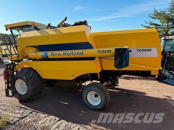 New Holland TC5050 Skurtreskere