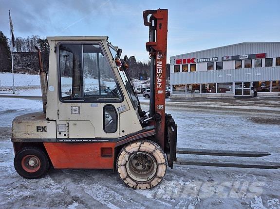 Nissan  Diesel Trucker