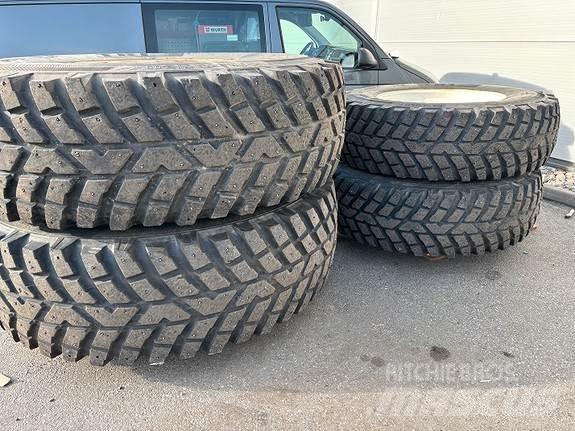 Nokian TRI 2 Dekk, hjul og felger