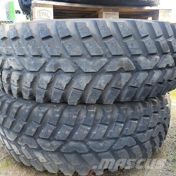 Nokian TRI 2 Dekk, hjul og felger