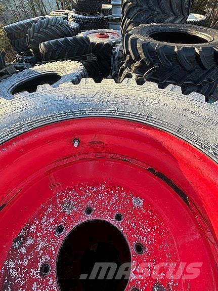 Nokian TRI2 Dekk, hjul og felger