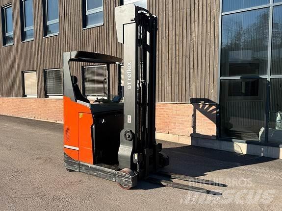 Toyota RRE140HE Diesel Trucker