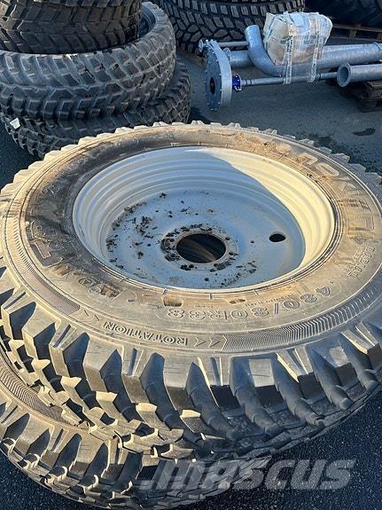  TRI Nokian Dekk, hjul og felger