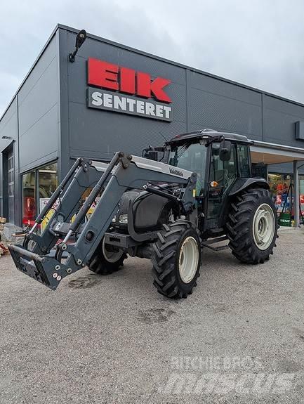 Valtra A83 Traktorer