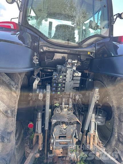 Valtra T 214 Traktorer