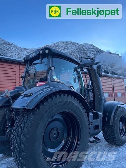 Valtra T 214 Traktorer