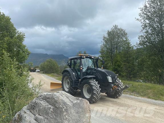 Valtra T203 Traktorer