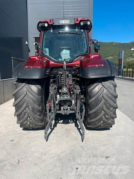 Valtra T214 Traktorer