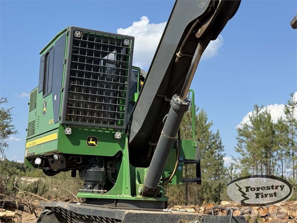 John Deere 437E Knuckleboom lastere