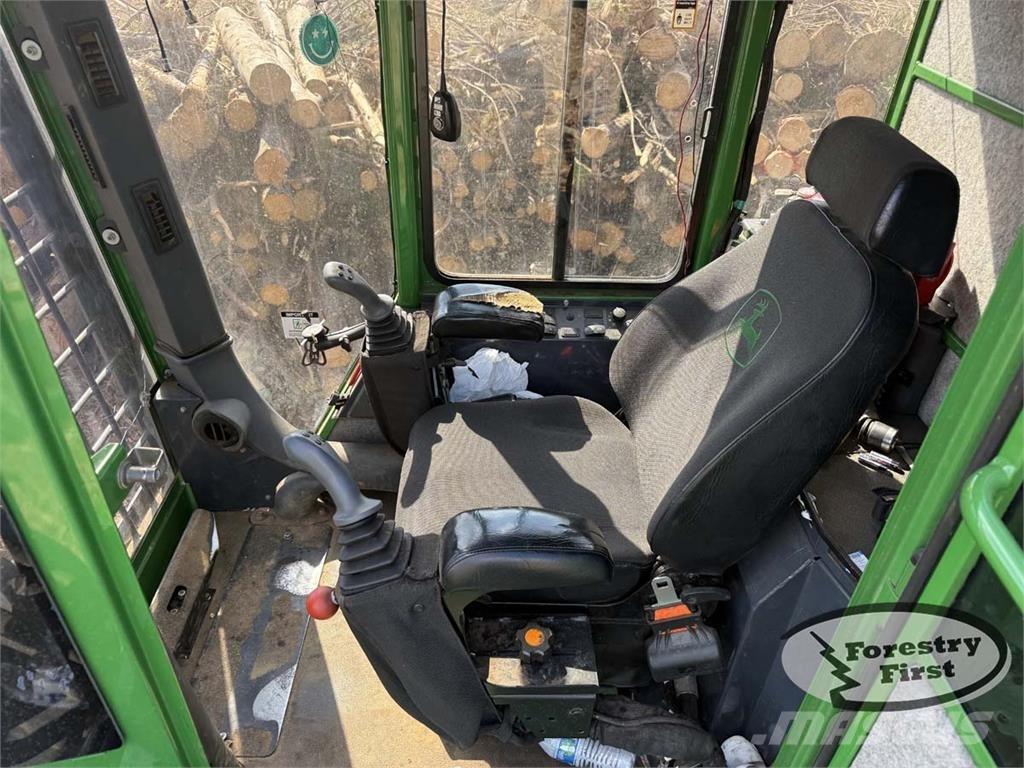 John Deere 437E Knuckleboom lastere