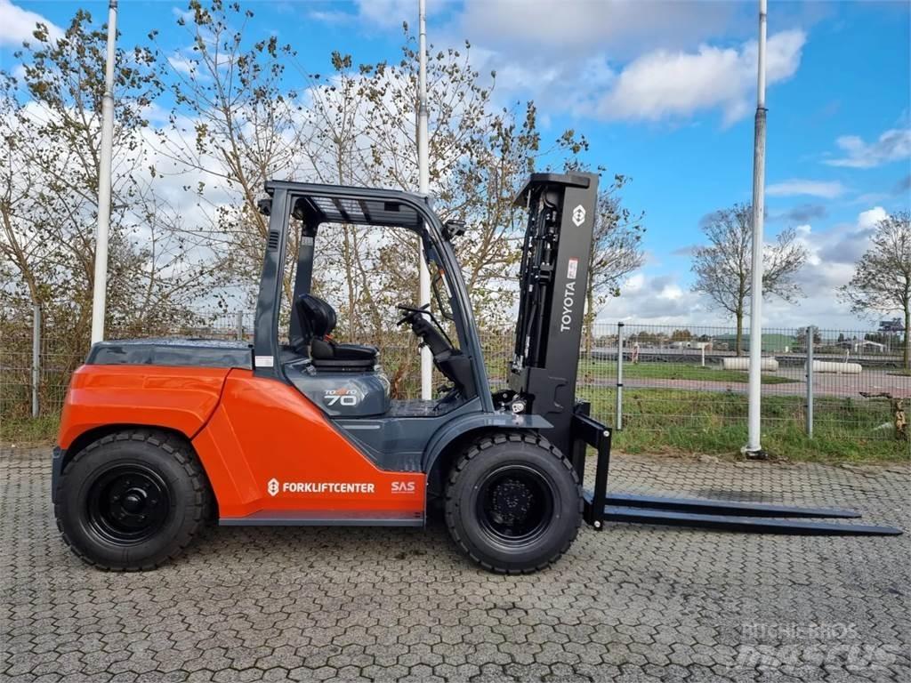 Toyota 8FD70F Diesel Trucker
