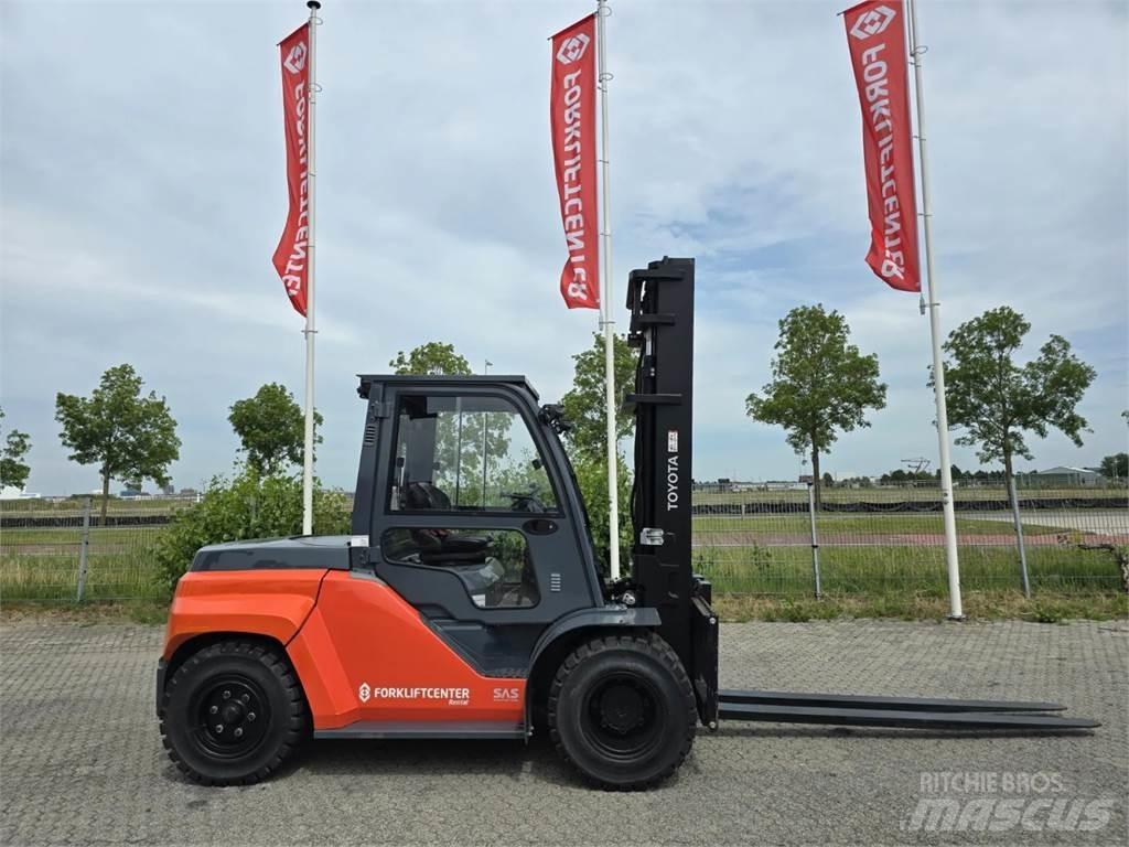 Toyota 8FD70F Diesel Trucker