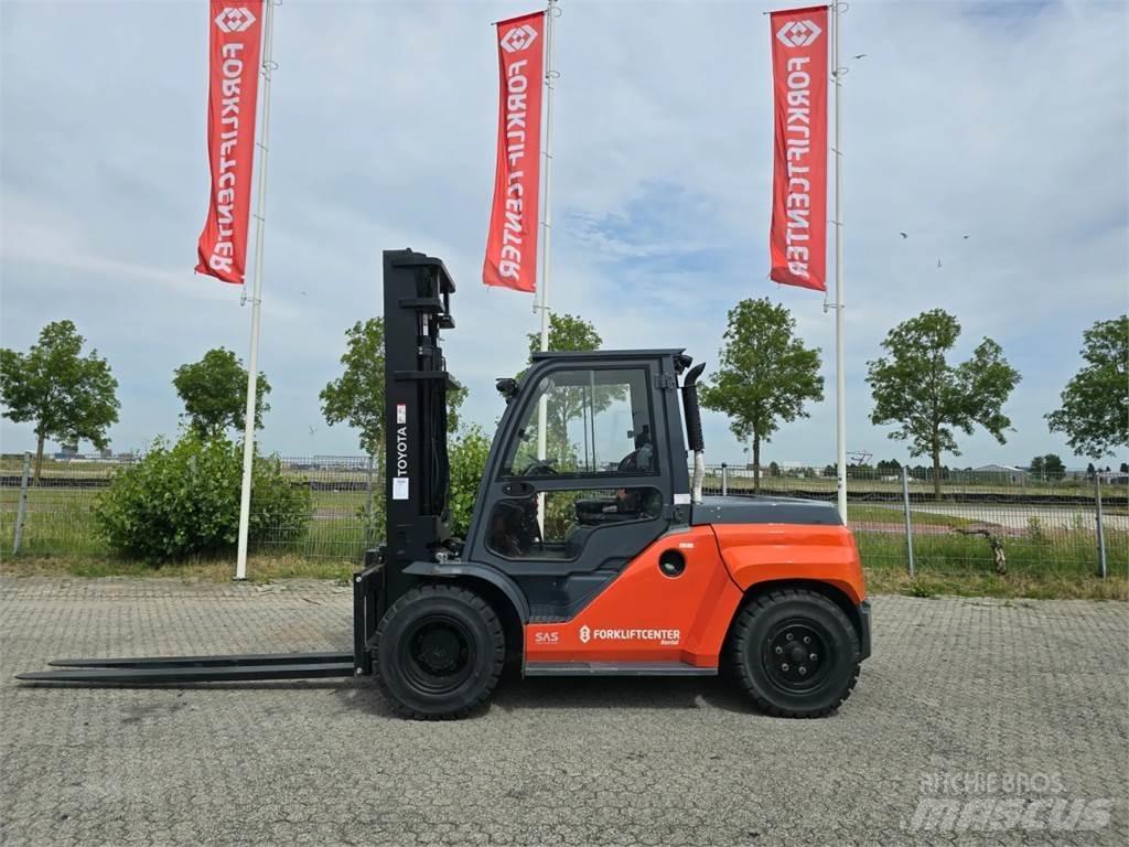 Toyota 8FD70F Diesel Trucker