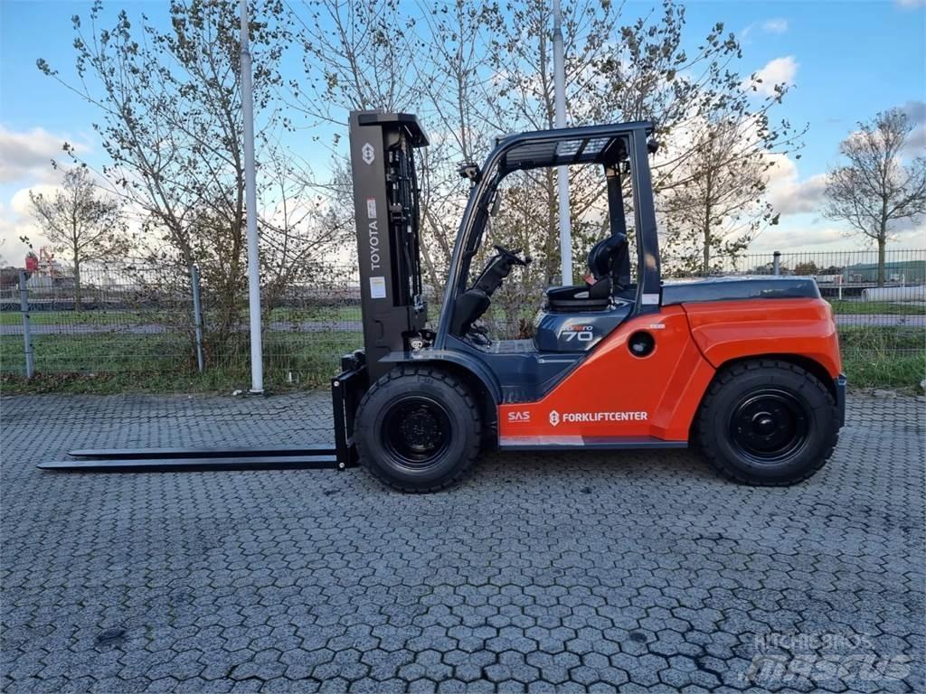 Toyota 8FD70F Diesel Trucker