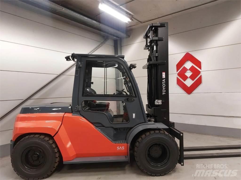 Toyota 8FD70F Diesel Trucker