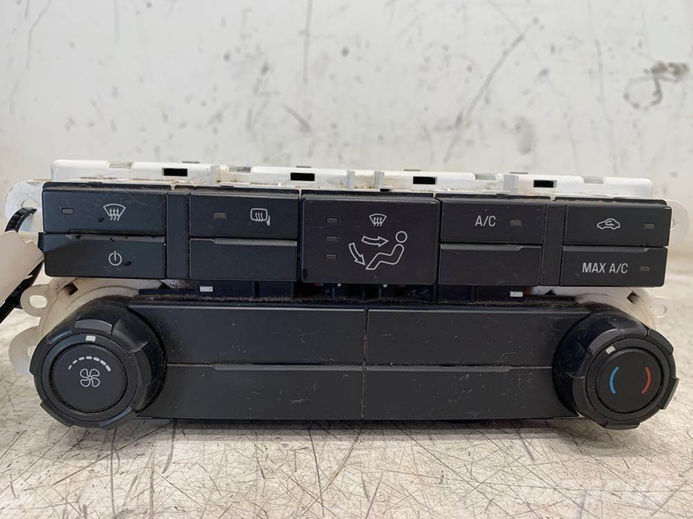 Ford F-550 Lys - Elektronikk