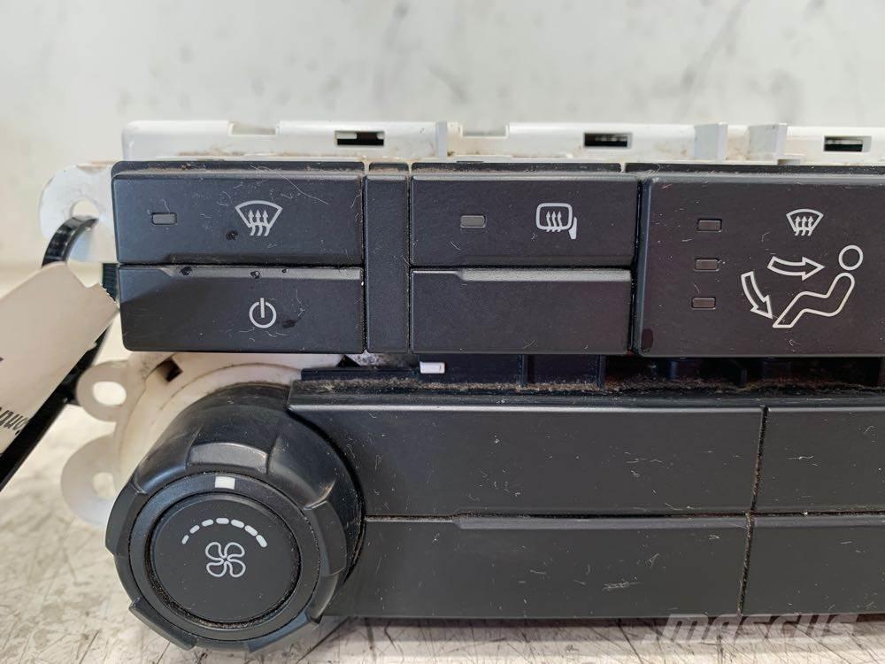 Ford F-550 Lys - Elektronikk