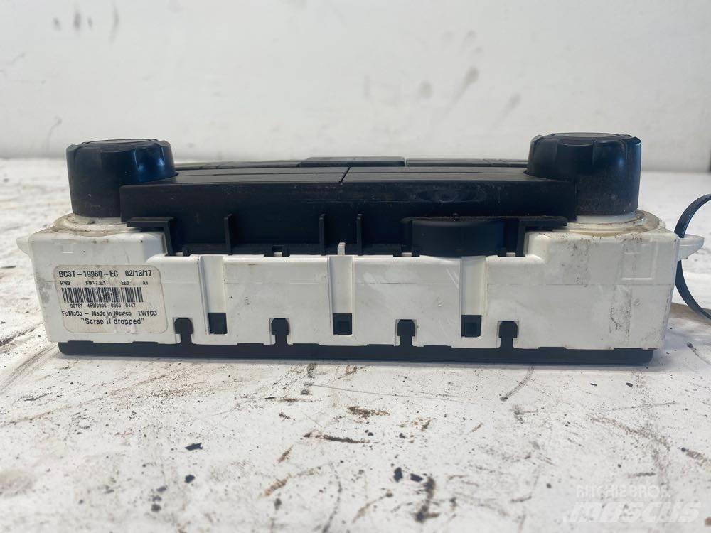 Ford F650 Lys - Elektronikk