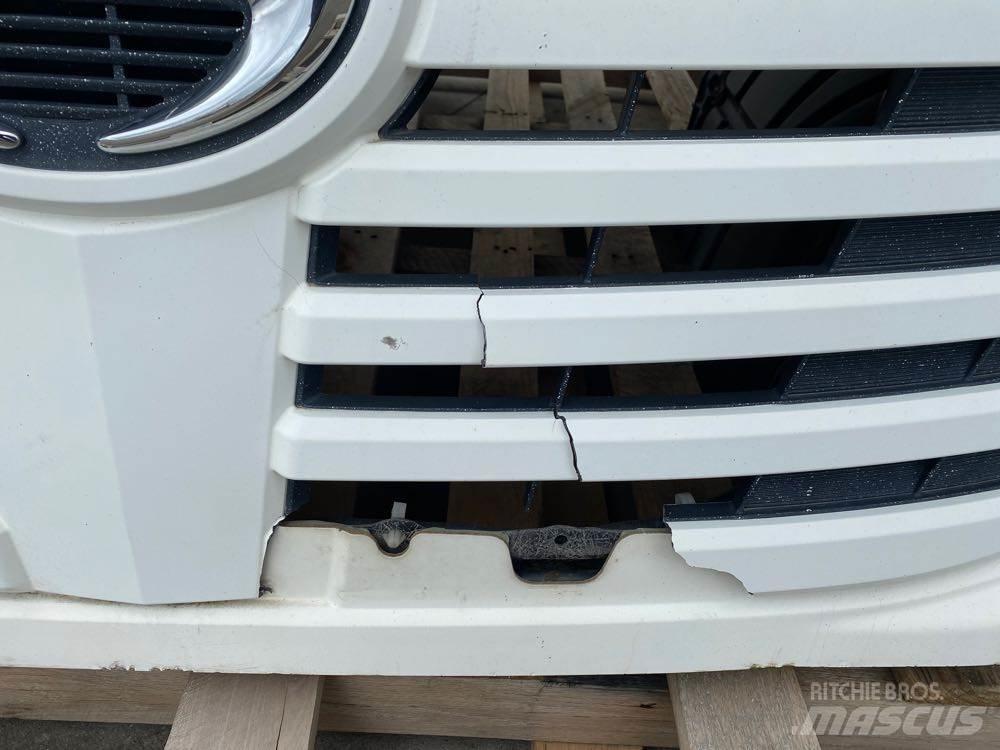 Hino 238 Førerhus og Interiør