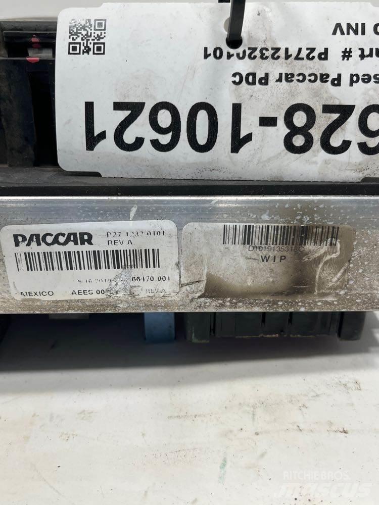 Paccar  Lys - Elektronikk