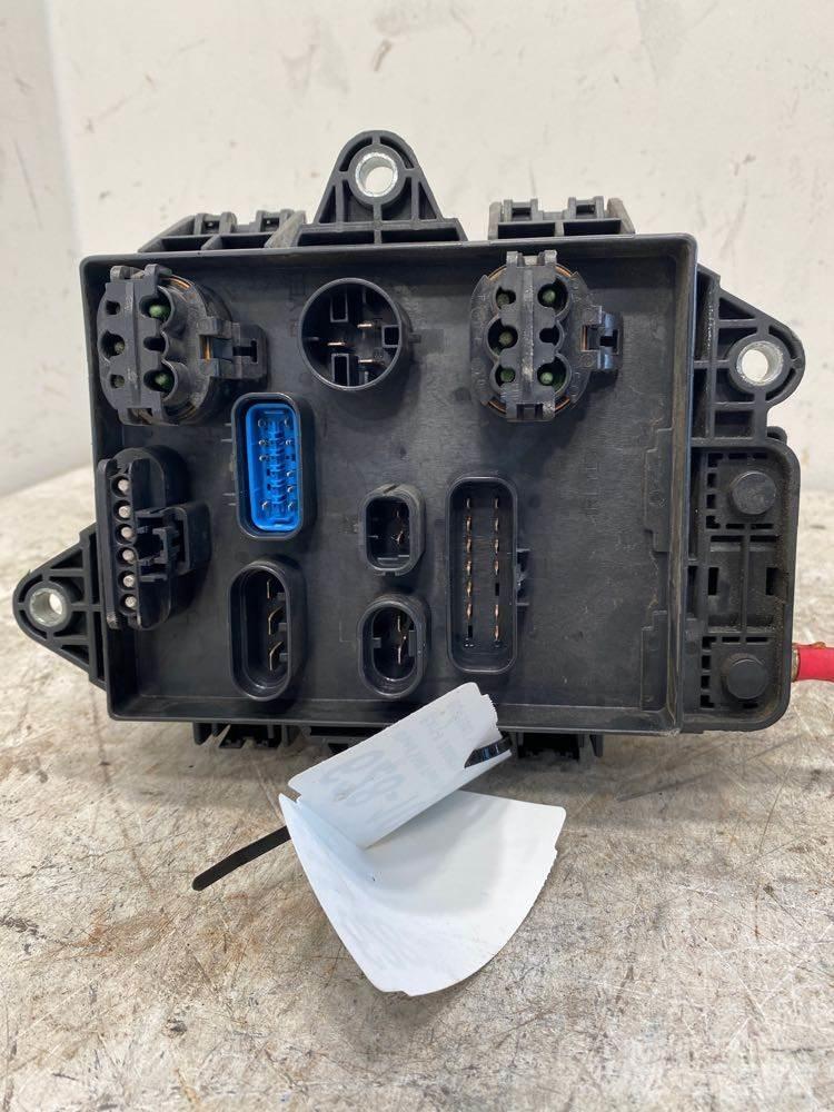 Volvo VNR Lys - Elektronikk