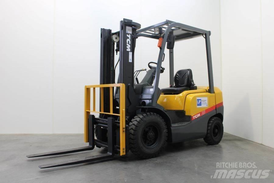 TCM FD 25 T 3 Diesel Trucker