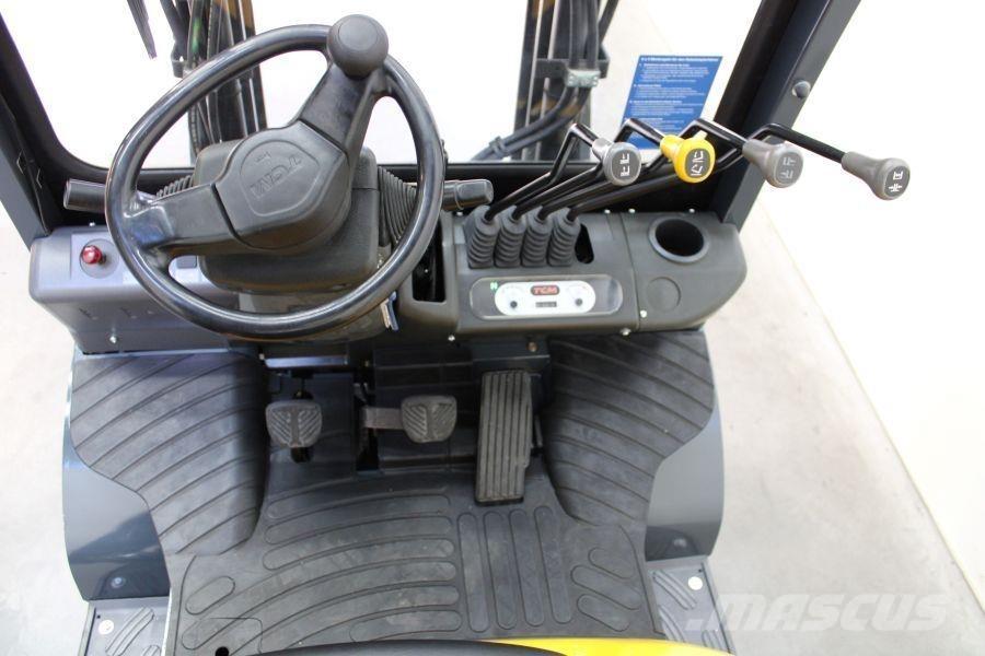 TCM FD 25 T 3 Diesel Trucker