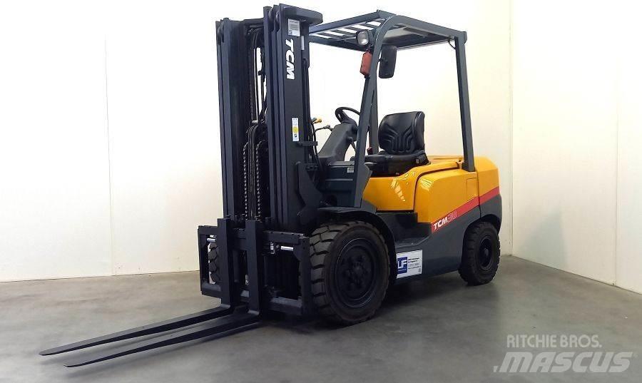 TCM FD 30 T 3 Diesel Trucker