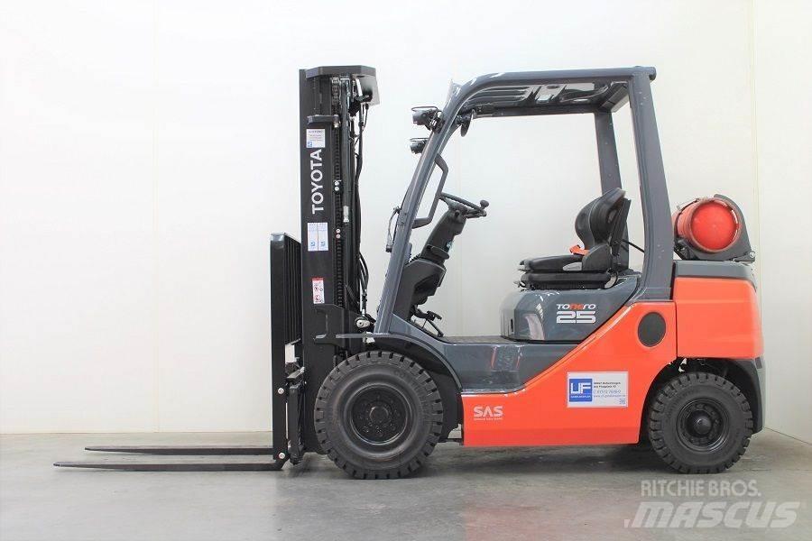 Toyota 02-8FGF25 Propan trucker