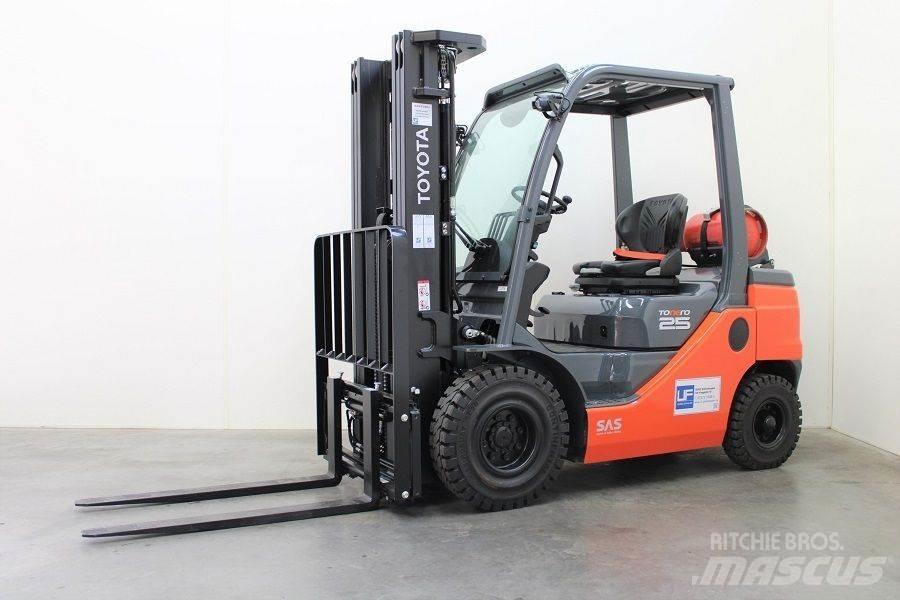 Toyota 02-8FGF25 Propan trucker