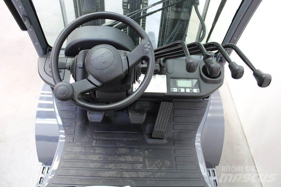 Toyota 02-8FGF25 Propan trucker