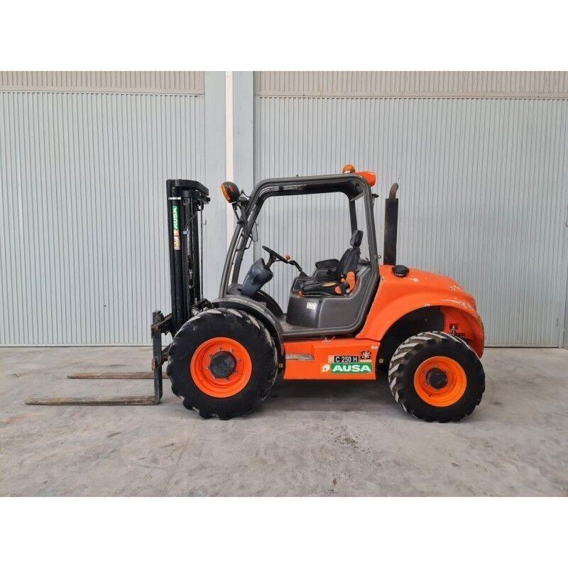 Ausa C250H Terrenggående gaffeltruck