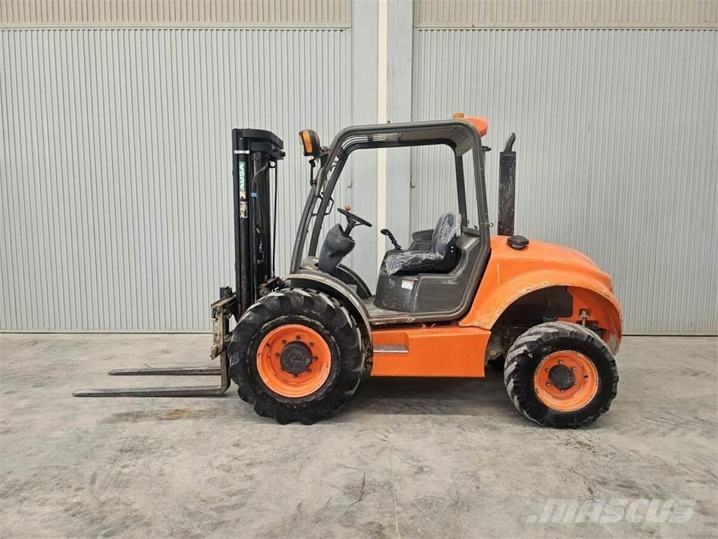 Ausa C250H Terrenggående gaffeltruck