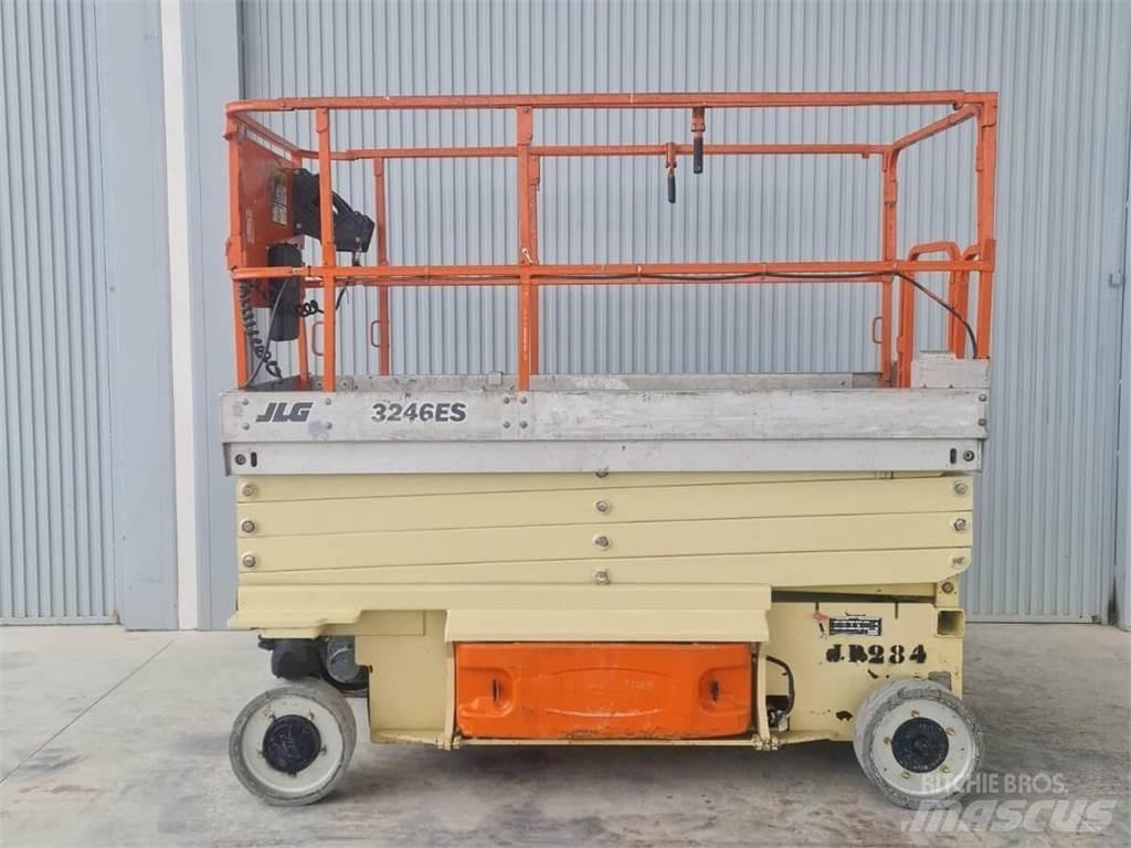 JLG 3246ES Sakselifter